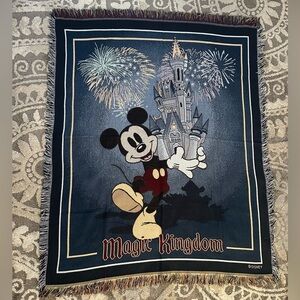 Disney  Blanket Multicolor 57” L 45.5” W.  Used Very Good Conditions